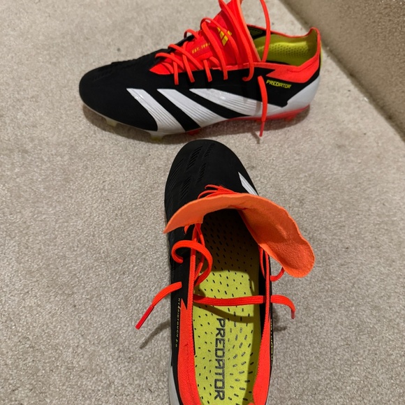 Adidas Predator Indoor Soccer Shoes – Black/Red – Excellent Condition main image 4